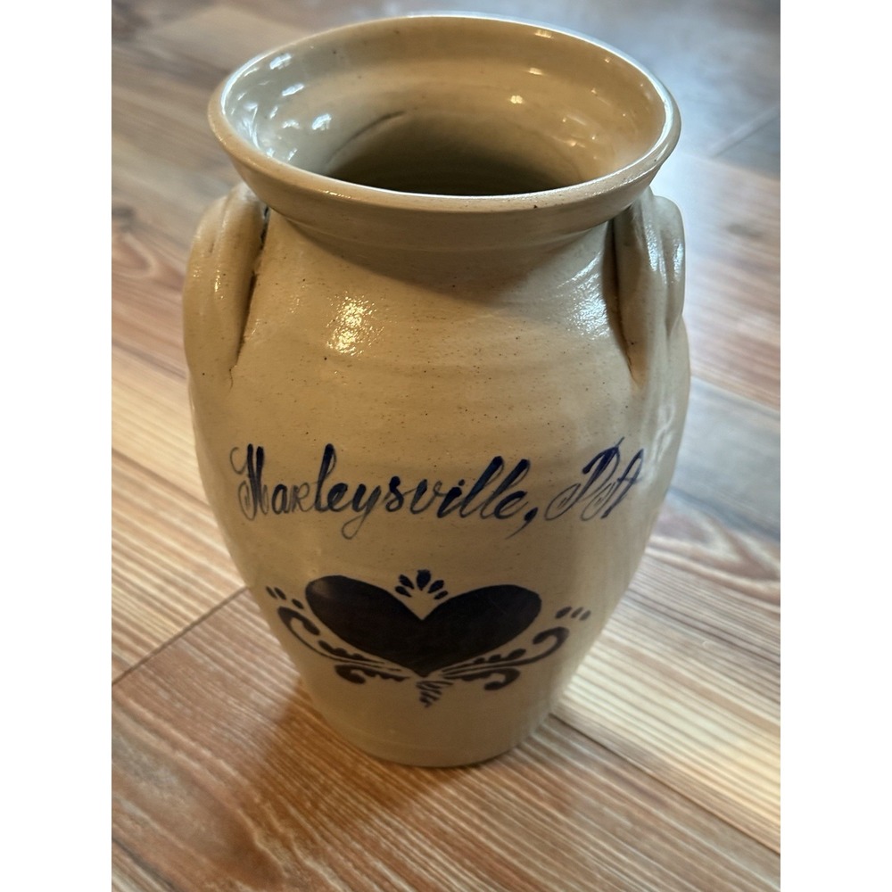 Harleysville, PA Salt Glazed Crock, Blue Heart 2001 7.5"H Williamsburg Pottery